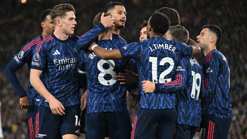 吴前贡献16分5篮板5助攻，两队唯一得分上双的本土球员